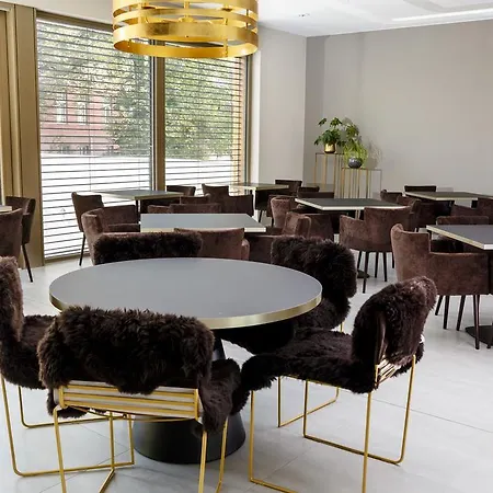 V Inom Svete Casa de hóspedes 4*